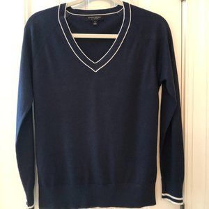 LIKE NEW BANANA REPUBLIC V NECK SWEATER; SIZE S